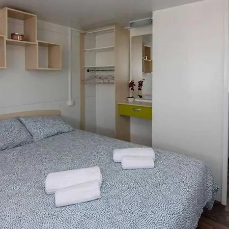 Casa vacanze Mobile Olive Tree With Private Hot Tub *