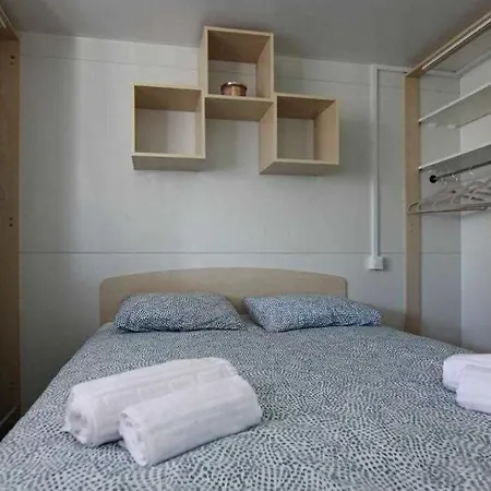 펜션 Mobile Olive Tree With Private Hot Tub *