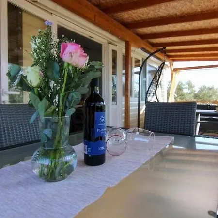 Mobile Olive Tree With Private Hot Tub 펜션 파코스탄